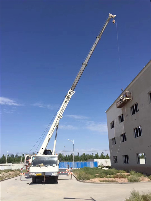 长清区“轻装强干”—— 吊车的 “轻量化臂架” 技术